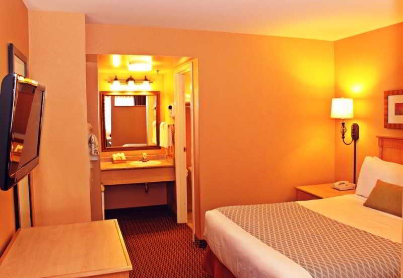 Accent 3* Burnaby
